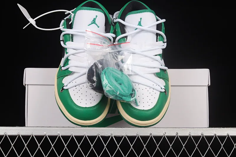All categories Air Jordan Jordan series basketball shoes Air Jordan 1 Low Air Jordan 1 Low AJ1 Joe 1 customized version white and green color deconstruction sports culture basketball shoes 553560-129